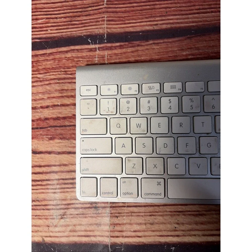 Apple Wireless Keyboard With Bluetooth Model A1314 Silver - Original Tested